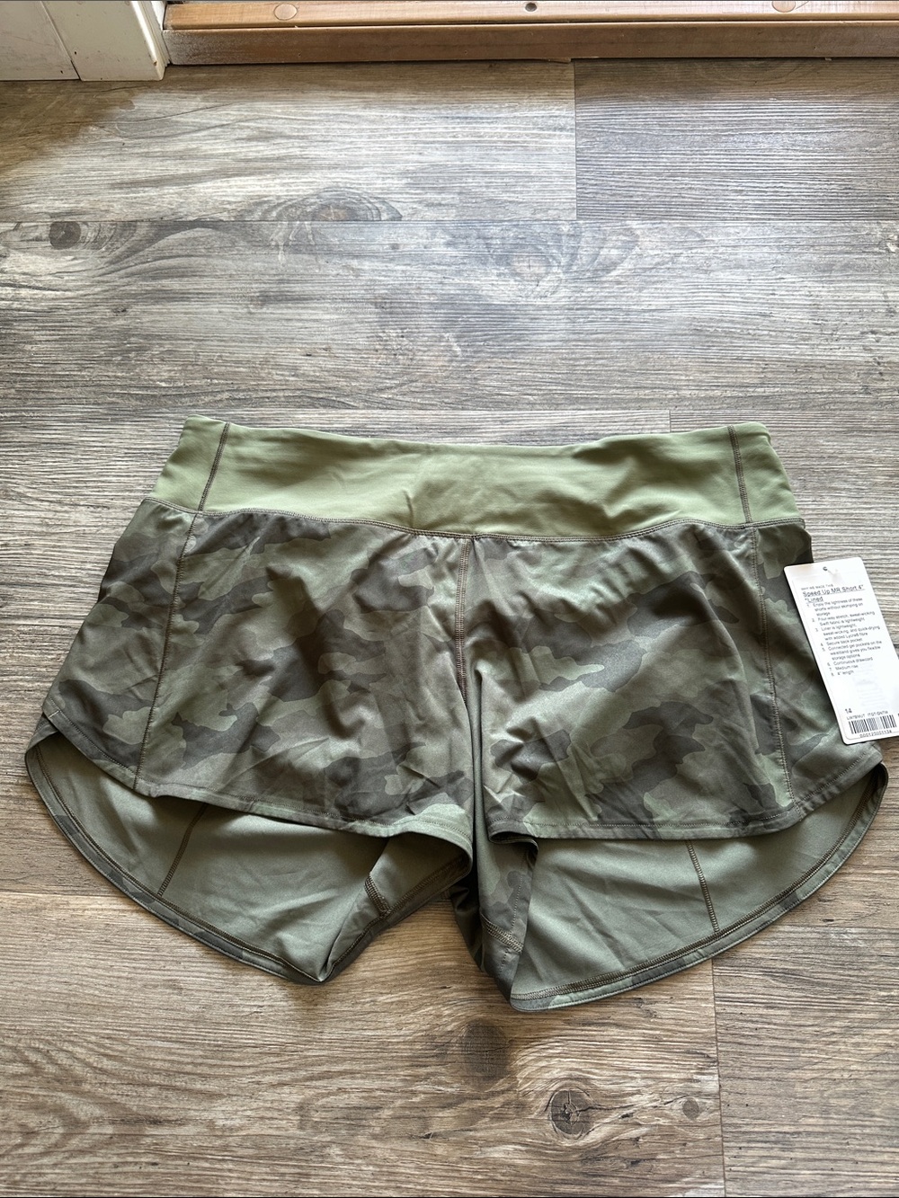 NEW! Lululemon Speed Up Short
Heritage 365 Camo Green Twill Multi / Green Twill